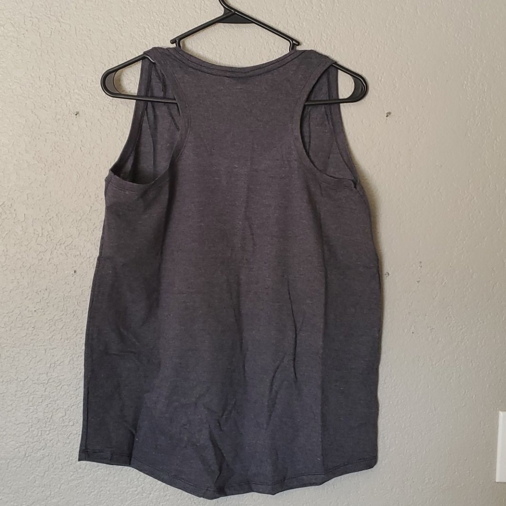 Tank Top Size Large - Picture 2 of 2